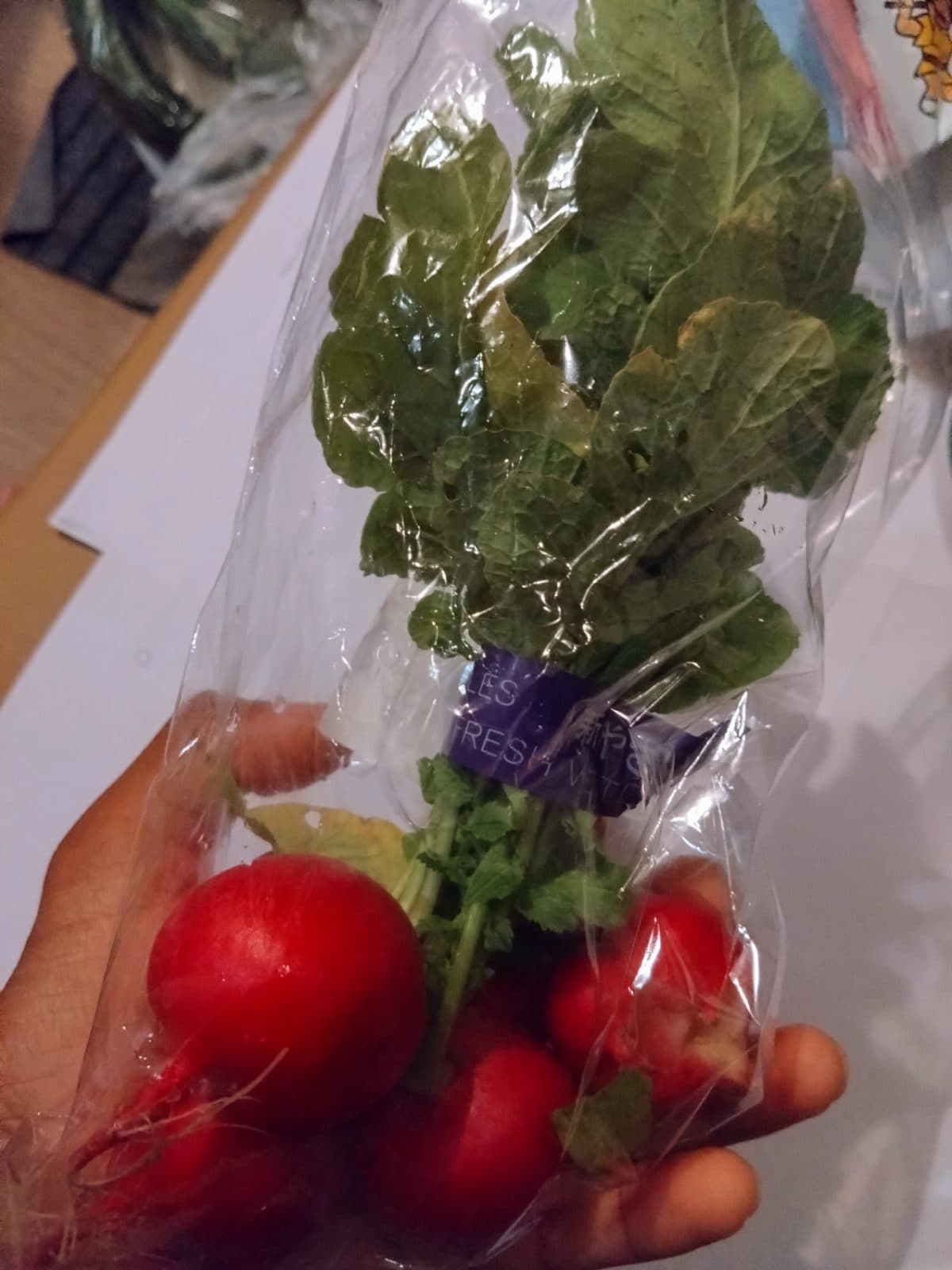 Fresh Radish Bunch (with Greens) - Small Pack