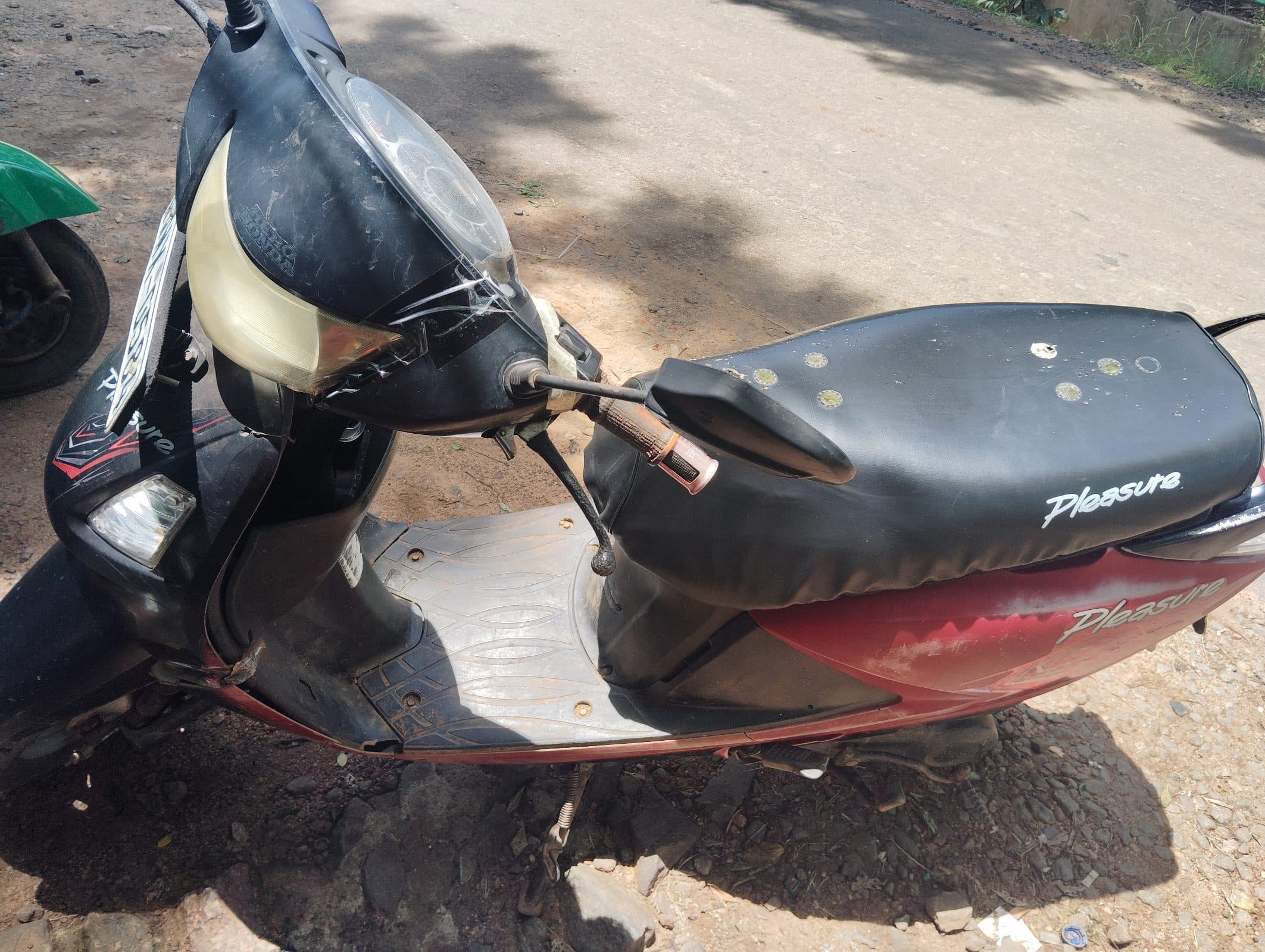Used scooter ("Pleasure") — runs, needs cosmetic / minor repairs