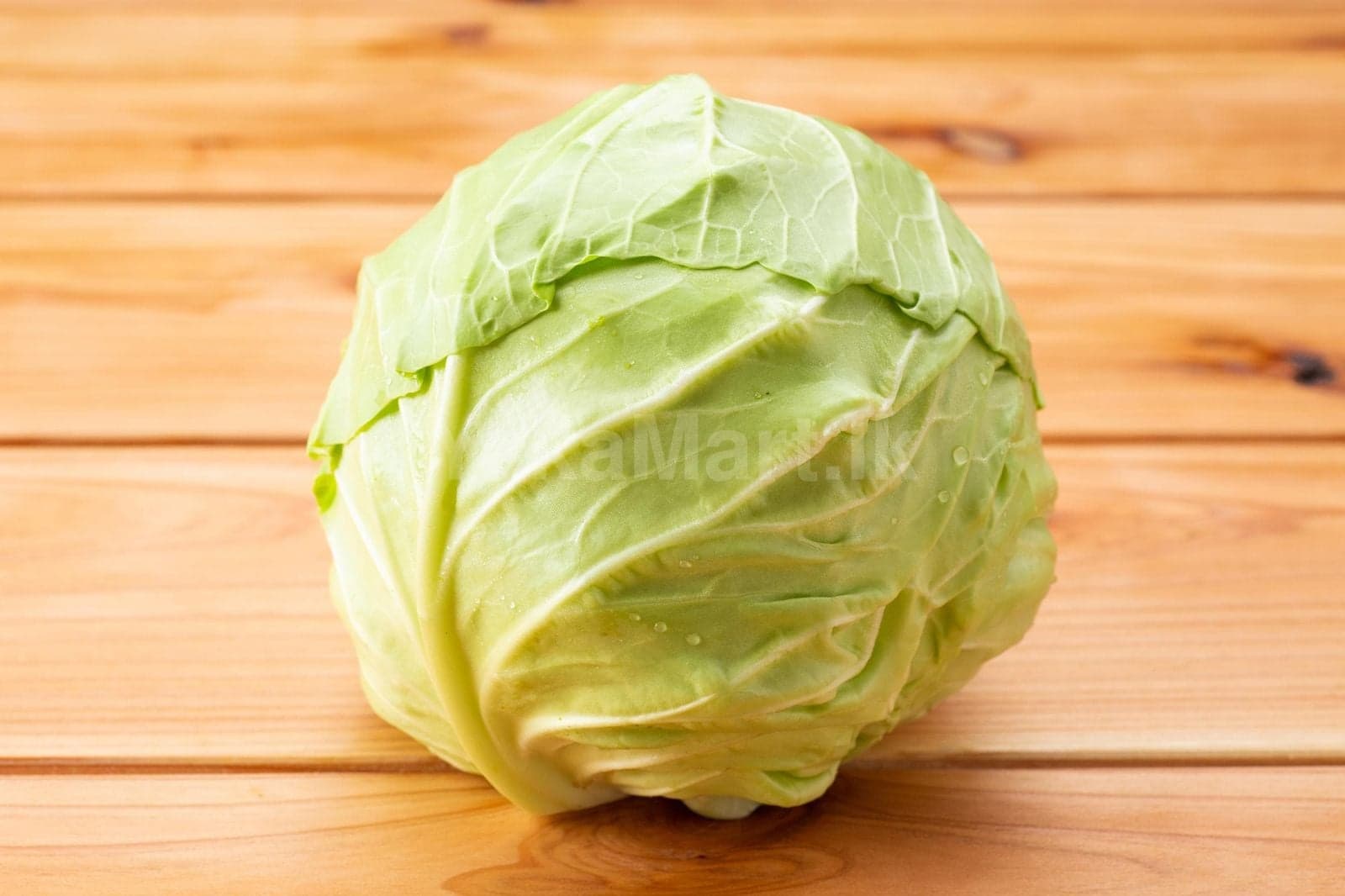 Fresh green cabbage (single head)